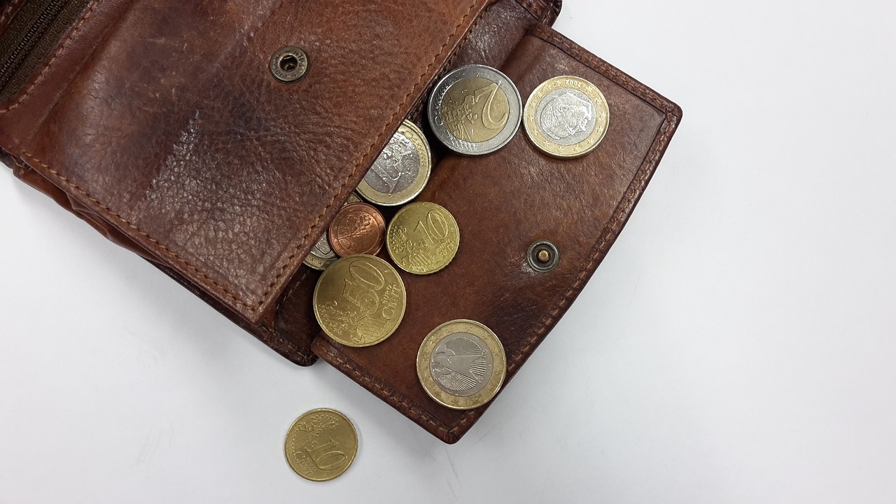 手感不佳就非真皮吗？深度解析皮革制品的真实性探究