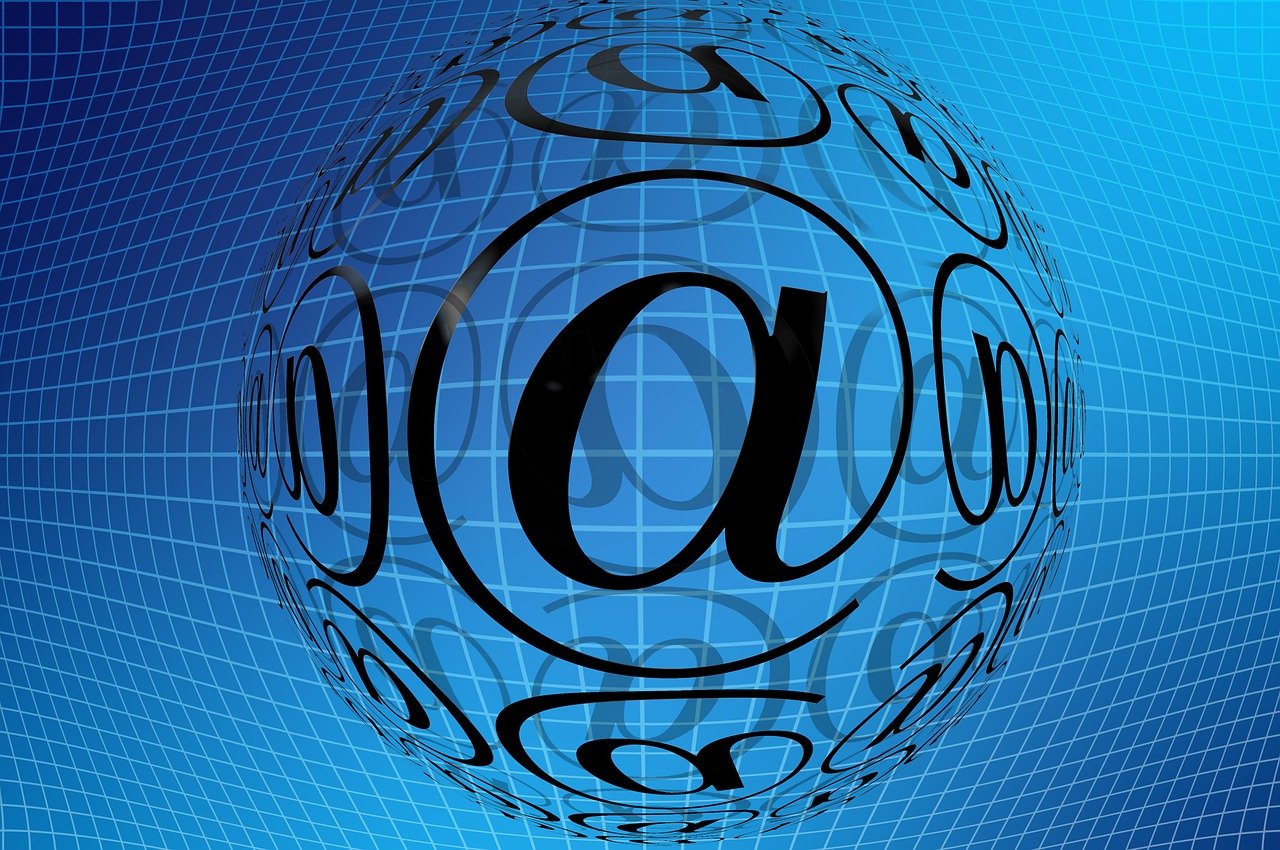 迈向未来的呼唤，2025新篇章启航横幅标语